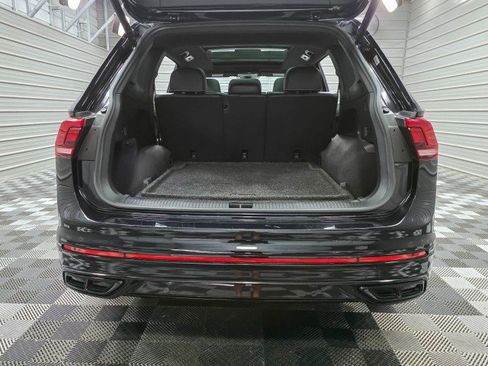 Used 2022 Volkswagen Tiguan SE R-Line AWD/4WD image 36