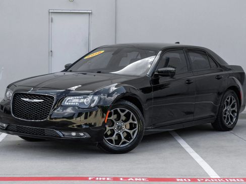 Used 2018 Chrysler 300 S AWD/4WD image 6