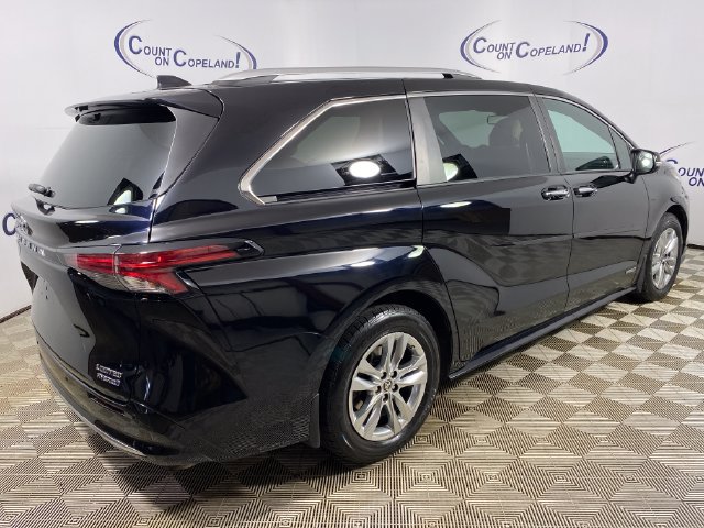 Used 2021 Toyota Sienna Limited AWD/4WD image 8