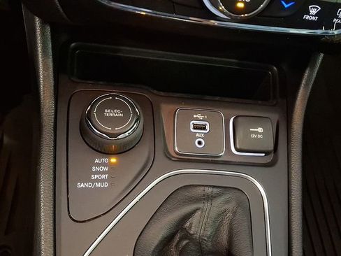 Used 2022 Jeep Cherokee Latitude Lux w/ Sun & Sound Group image 24