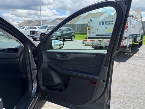Used 2023 Ford Escape AWD image 46