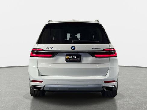 Used 2024 BMW X7 xDrive40i w/ Premium Package AWD/4WD image 4