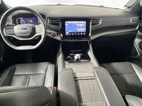 Used 2023 Jeep Wagoneer L Series II image 30