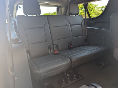 Used 2026 Chevrolet Suburban Z71 w/ Comfort Package AWD/4WD image 23