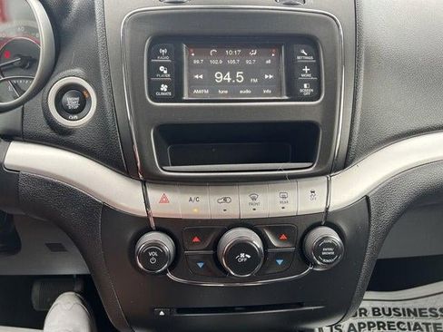 Used 2020 Dodge Journey SE w/ Blacktop Package FWD image 15