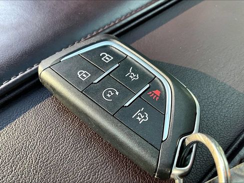 Used 2023 Cadillac Escalade Sport Platinum RWD image 10