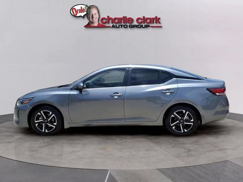 Used 2024 Nissan Sentra SV FWD image 2