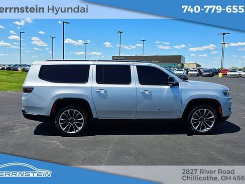 Used 2023 Jeep Wagoneer L Series III w/ Premium Group I AWD/4WD image 31