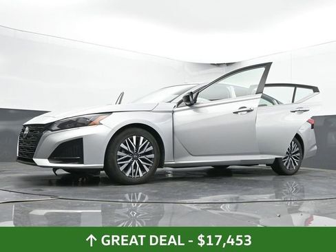 Used 2024 Nissan Altima 2.5 SV image 71