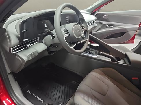 New 2026 Hyundai Elantra SE image 12