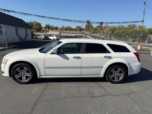 Used 2008 Dodge Magnum SXT image 3