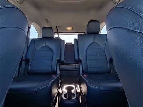 Certified 2024 Toyota Highlander XLE image 28