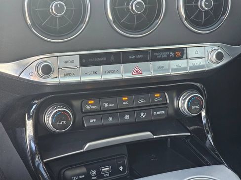 Used 2018 Kia Stinger GT2 AWD/4WD image 27