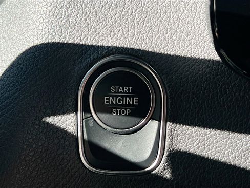 Used 2025 Mercedes-Benz Sprinter 2500 image 24