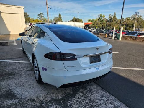 Used 2017 Tesla Model S 100D AWD/4WD image 4