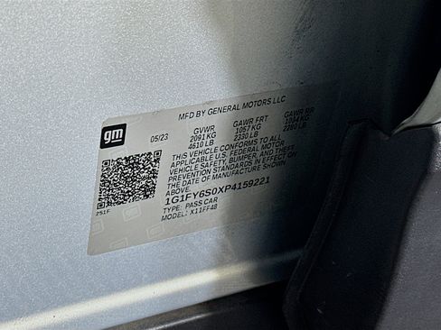 Used 2023 Chevrolet Bolt EUV LT w/ Convenience Package FWD image 12