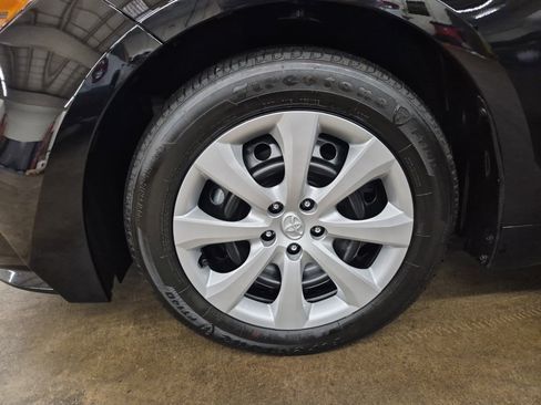 Used 2026 Toyota Corolla LE FWD image 8