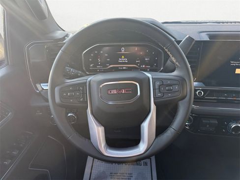 Used 2025 GMC Sierra 1500 SLT image 12