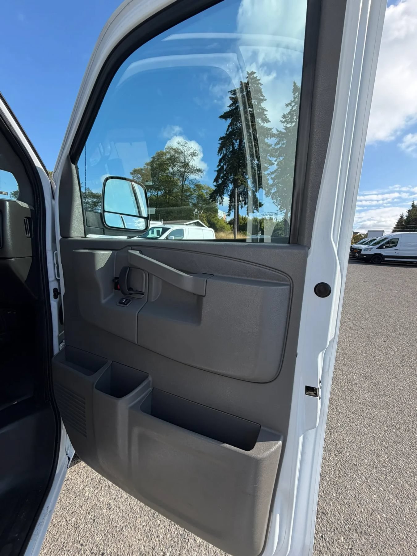 Used 2023 GMC Savana 2500 Extended w/ Driver Convenience Package RWD image 25