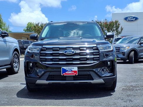 New 2025 Ford Explorer Active w/ Active Comfort Package image 2