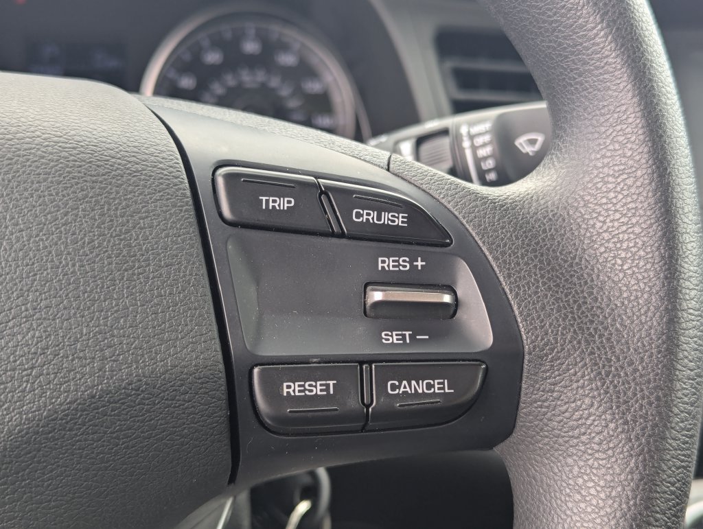 Used 2019 Hyundai Elantra SE w/ Cargo Package FWD image 17