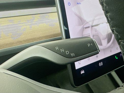 Used 2023 Tesla Model 3 Standard Range RWD image 24