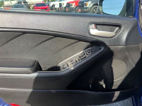 Used 2017 Kia Forte LX FWD image 10