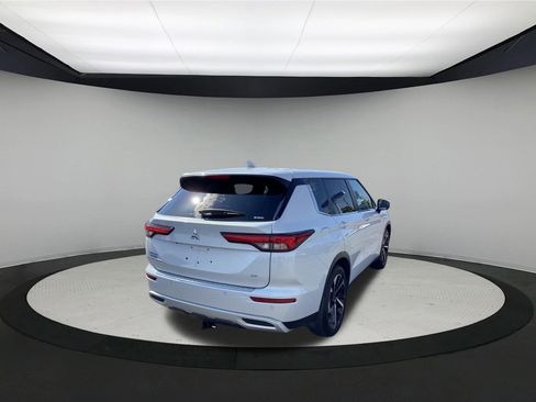 Used 2024 Mitsubishi Outlander SE AWD/4WD image 8