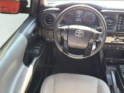 Used 2022 Toyota Tacoma SR w/ SR Convenience Package image 18
