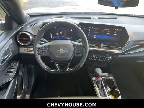 Used 2025 Chevrolet Trax RS w/ Driver Confidence Package FWD image 15