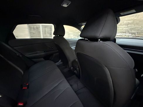 Certified 2025 Hyundai Elantra SEL w/ Cargo Package image 28