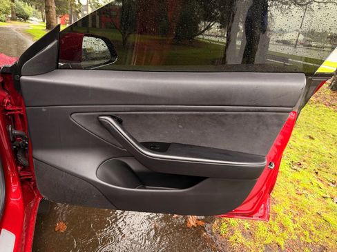 Used 2018 Tesla Model 3 Mid Range image 38