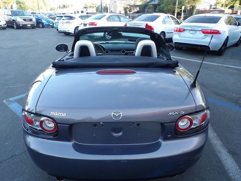 Used 2006 MAZDA MX-5 Miata Grand Touring w/ Premium Pkg image 15