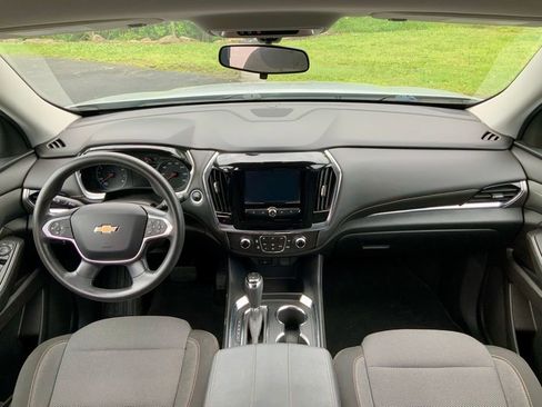 Used 2018 Chevrolet Traverse LS FWD image 17