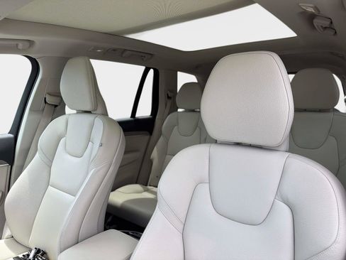 Certified 2024 Volvo XC90 T8 Plus w/ Protection Package Premier AWD/4WD image 19