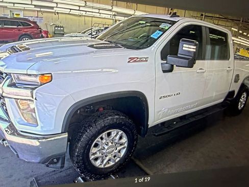 Used 2020 Chevrolet Silverado 2500 LT w/ Z71 Off-Road Package image 1
