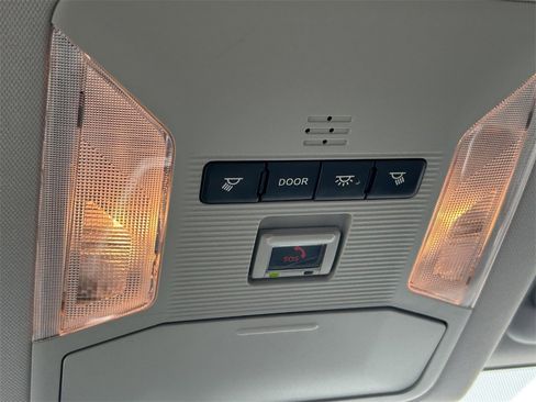 Used 2021 Toyota RAV4 XLE image 18