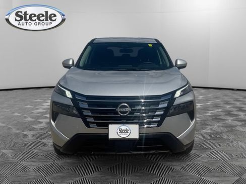 Used 2025 Nissan Rogue SV FWD image 8