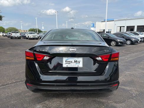 Used 2024 Nissan Altima 2.5 SV image 4