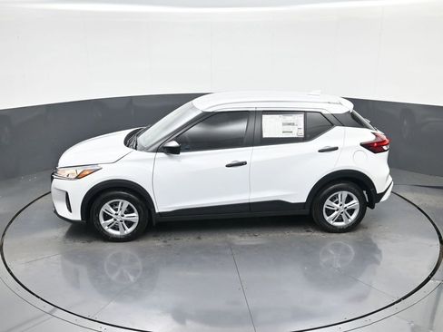 New 2025 Nissan Kicks Play S image 26