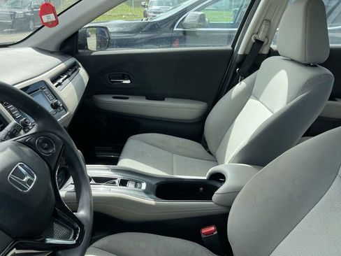 Used 2022 Honda HR-V LX image 3