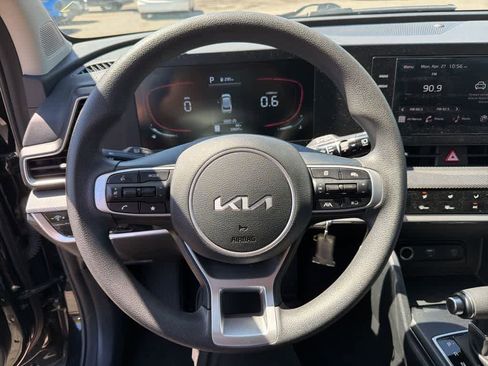 Used 2025 Kia Sportage LX FWD image 30