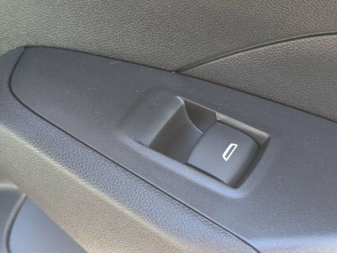 New 2026 Chevrolet Trax RS w/ Sunroof Package FWD image 29
