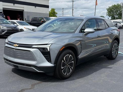 Used 2024 Chevrolet Blazer EV LT AWD/4WD image 4