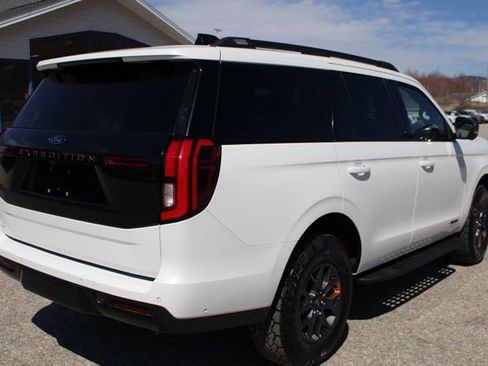 Used 2025 Ford Expedition Tremor AWD/4WD image 62