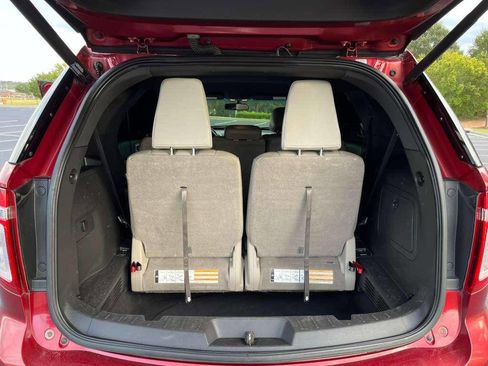 Used 2013 Ford Explorer XLT image 14