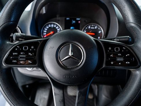 Used 2022 Mercedes-Benz Sprinter 3500 image 35