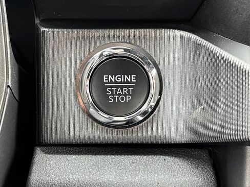 Used 2025 Ford F250 Platinum image 9