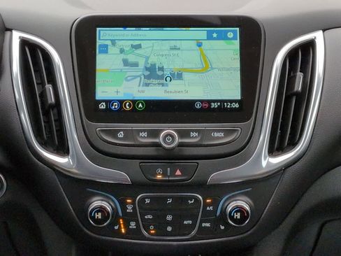 Used 2022 Chevrolet Equinox LT image 30