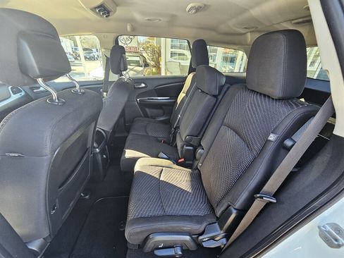Used 2015 Dodge Journey SXT w/ Flexible Seating Group image 9